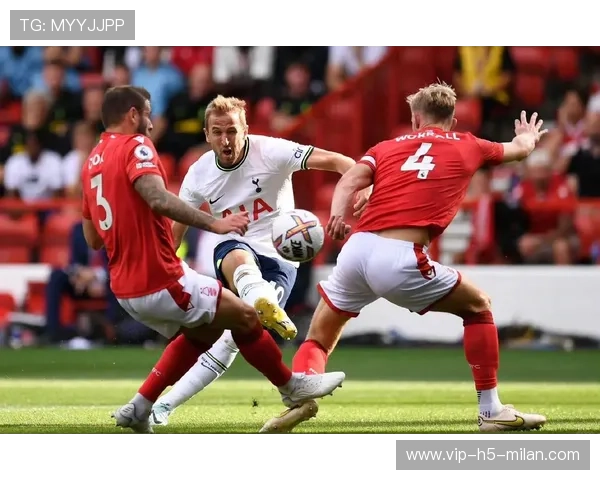 热刺凯恩点球冷静命中，前锋本能帮助取分——一场关键时刻的战术与信念解码